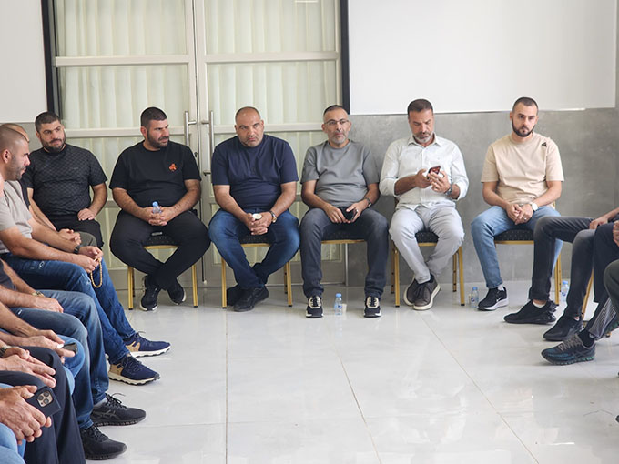 عقد راية الصلح بين شباب من عائلة سنينة وعائلة فقي